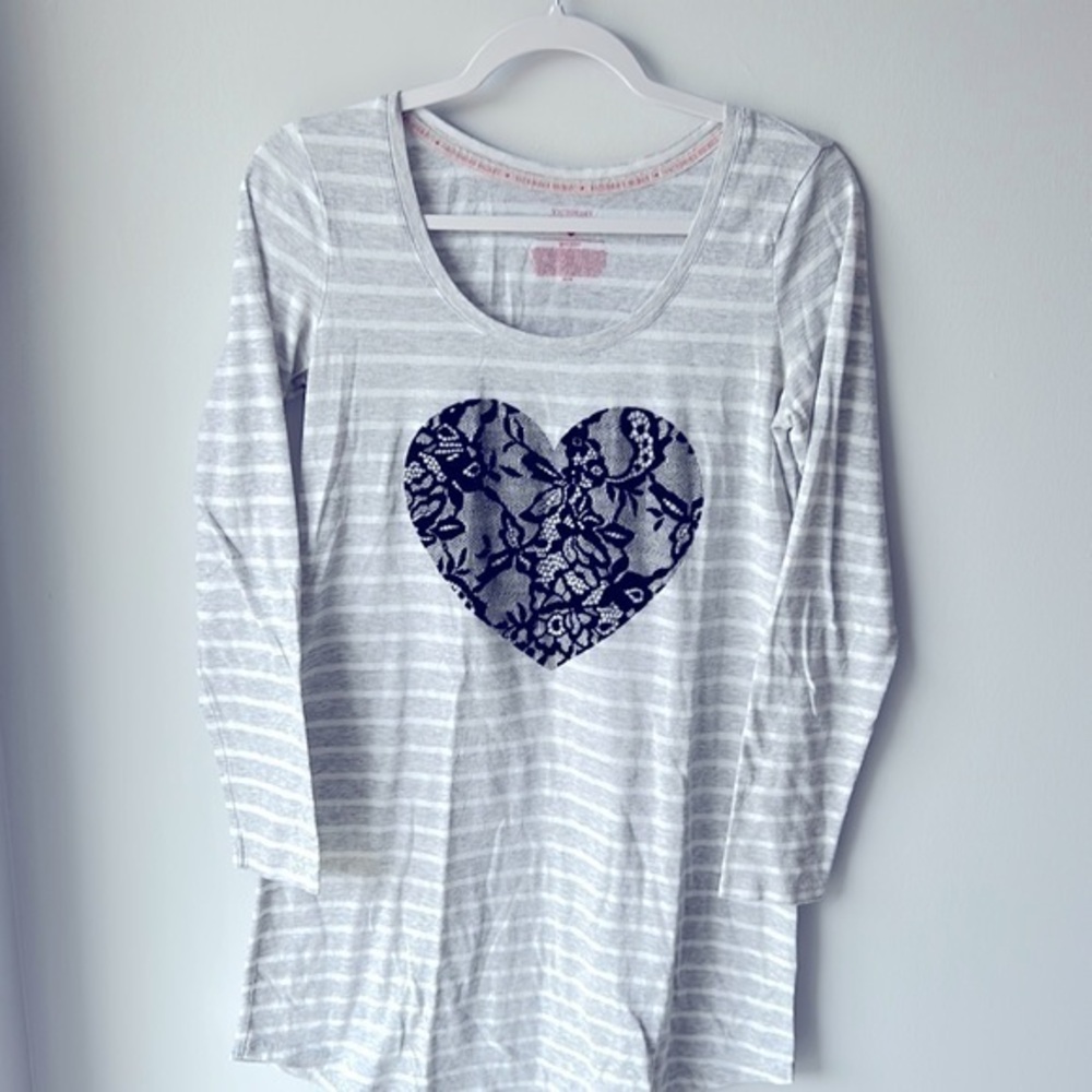 Victoria’s Secret Gray & White Stripe Black Lace Appliqué Pajamas Night Gown M